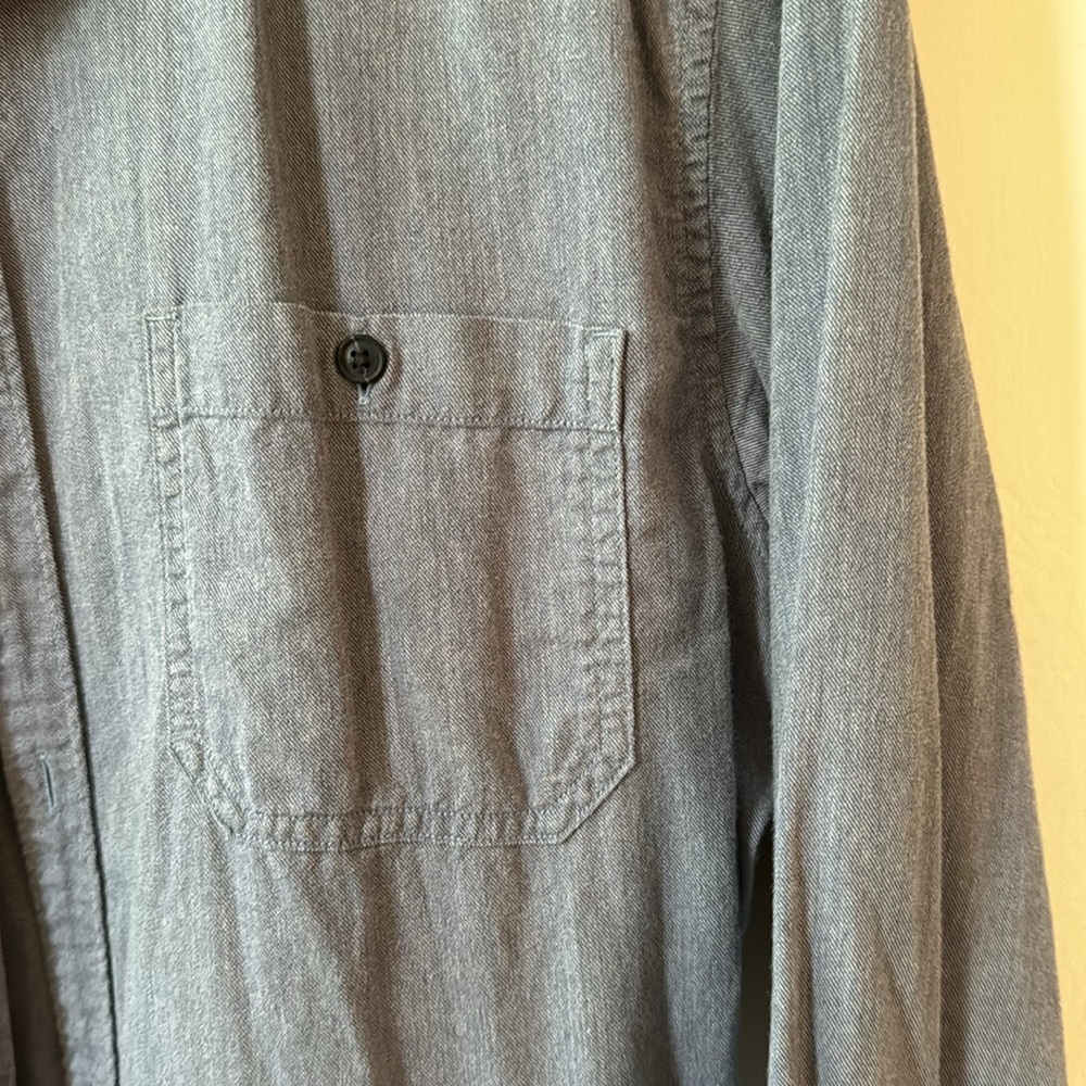 Banana Republic Luxe Flannel - Picture 3 of 4